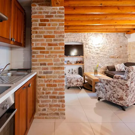 Villa Traditional Juta For 8 People Hrvace